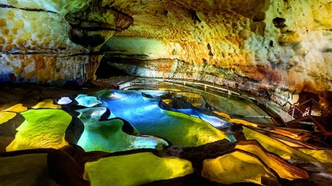 Grotte de Saint-Marcel dans les Gorges de l'Ardèche